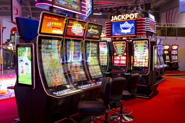 ATP Tour game information display on musitoto sportsbook alongside live-dealer table menu